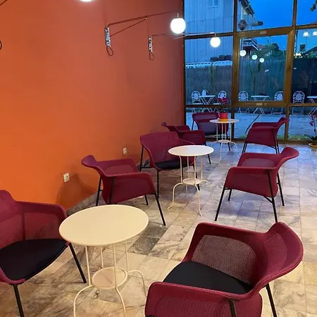 Amadina Garden Ξενοδοχείο