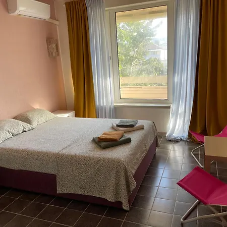 Amadina Garden Lozenets