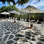 Amadina Garden Хотел