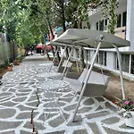 Хотел Amadina Garden *