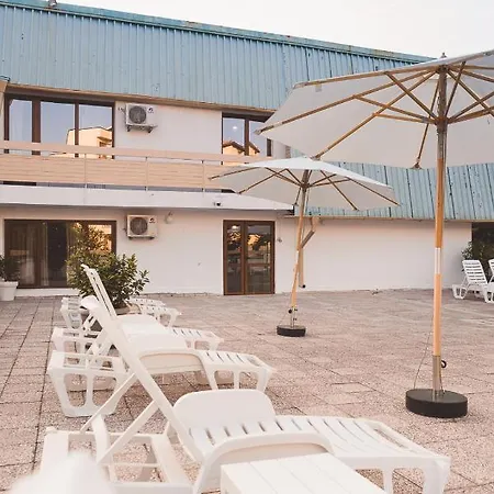 ホテル Amadina Garden *