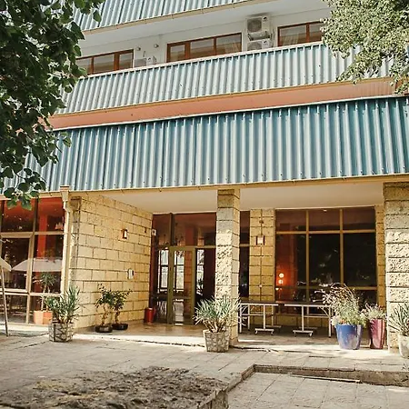 Amadina Garden 酒店 洛泽内茨
