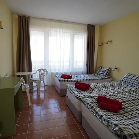 ホテル Amadina Garden