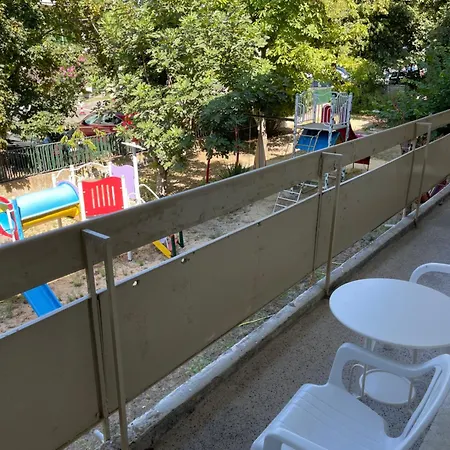 Amadina Garden Готель
