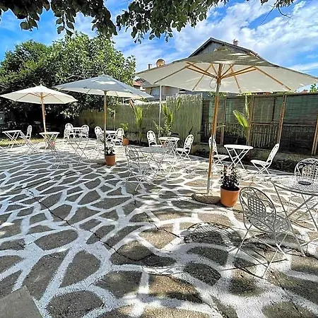 Hotel Amadina Garden