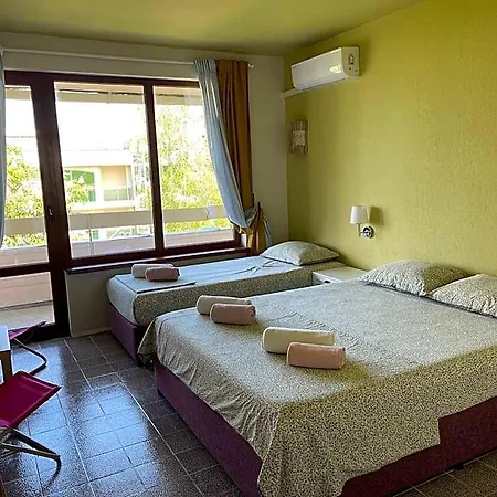 Amadina Garden Hotel Łozenec