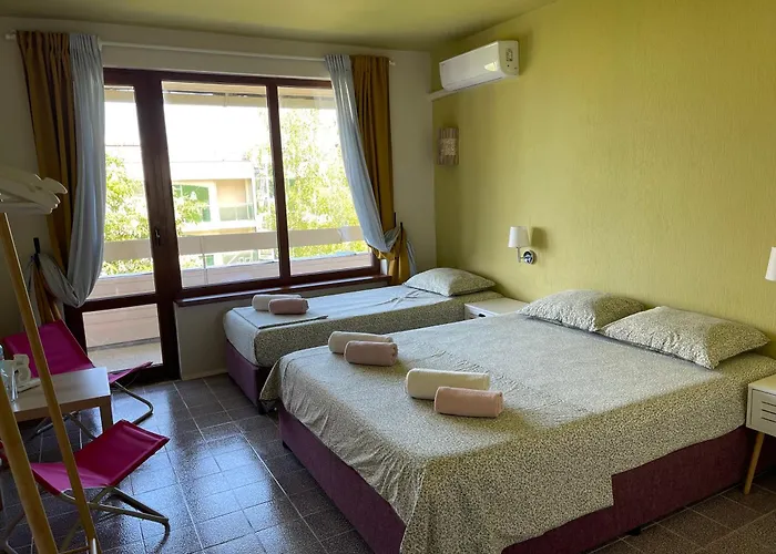 Amadina Garden Lozenets